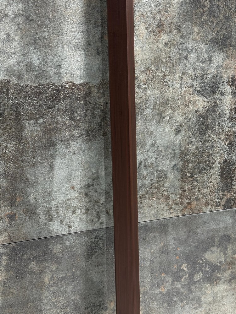 MAHONIE - HOEKPROFIEL 290x5x5 cm WPC ( 360° volledig bedekkende beschermlaag )